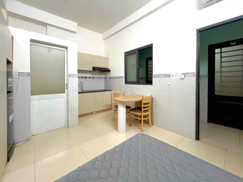 Cho Thuê Phòng Cửa Sổ Đầy Đủ Nội Thất Thang Máy Ngay Tô Hiệu, Tân Phú
