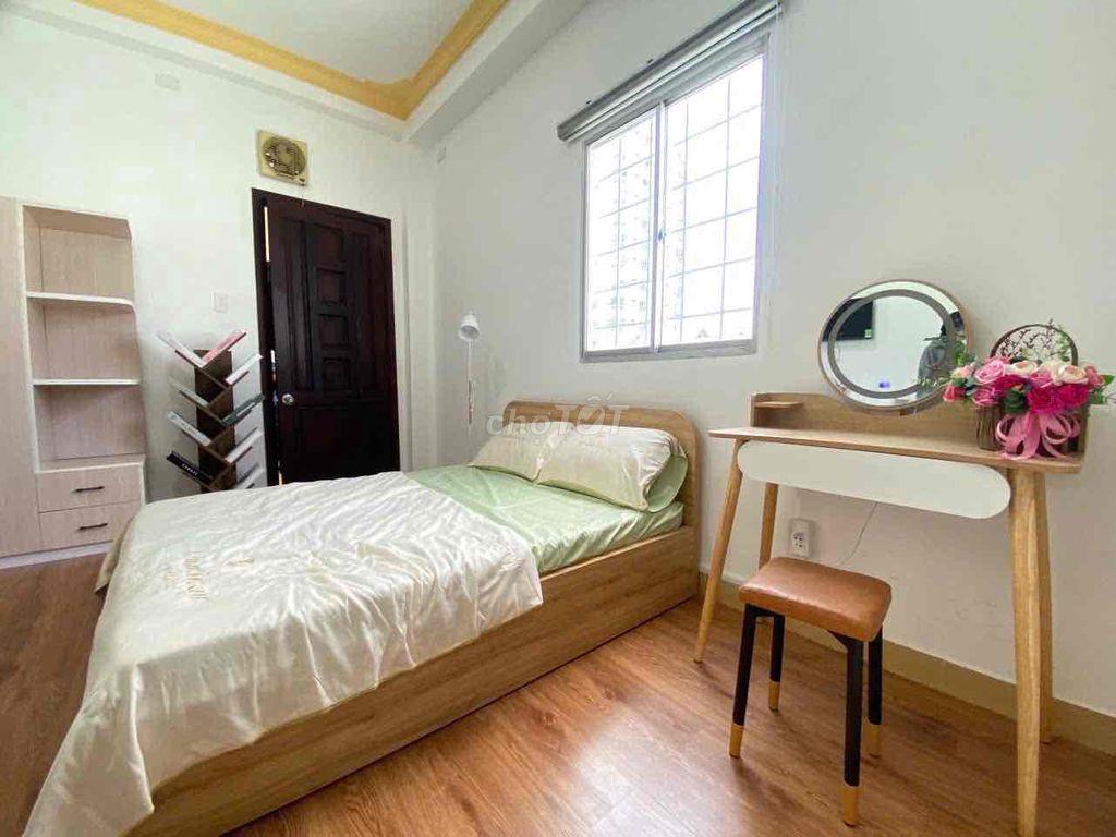 CĂN HỘ ĐẦY ĐỦ NỘI THẤT CỬA SỔ TRỜI GẦN ĐẠI HỌC VĂN HIẾN, TÂN PHÚ