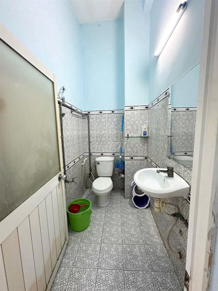 Cho thuê lâu dài nguyên căn chính chủ hẻm 266 Lê Đình Cẩn - Tân Tạo