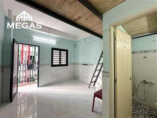 TRỌ ĐI BỘ QUA ĐH VĂN HIẾN VÀ CÁCH HUIT VÀI PHÚT CÓ BANCOL