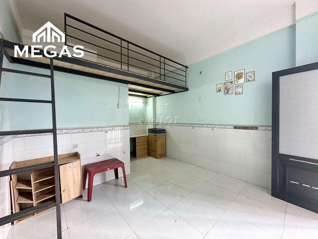 TRỌ ĐI BỘ QUA ĐH VĂN HIẾN VÀ CÁCH HUIT VÀI PHÚT CÓ BANCOL