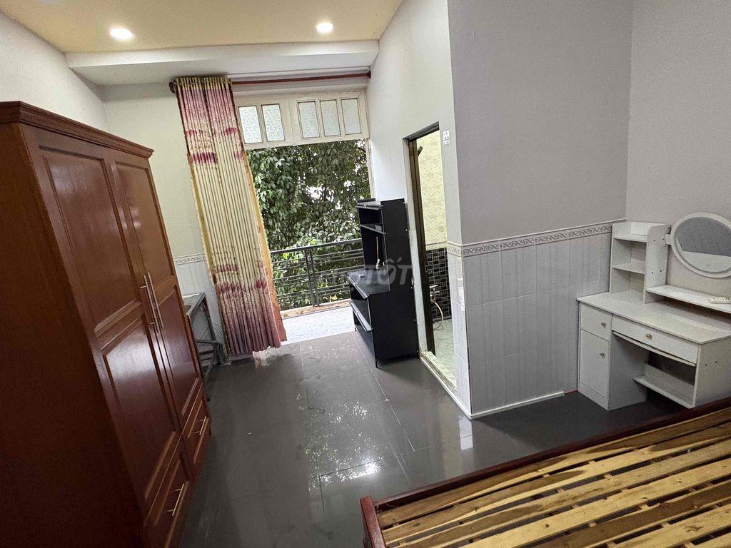 Phòng Thoáng Khu Tên Lửa