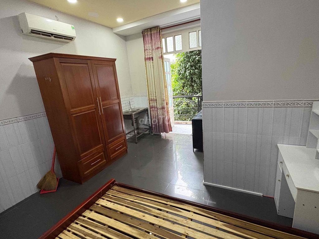 Phòng Thoáng Khu Tên Lửa