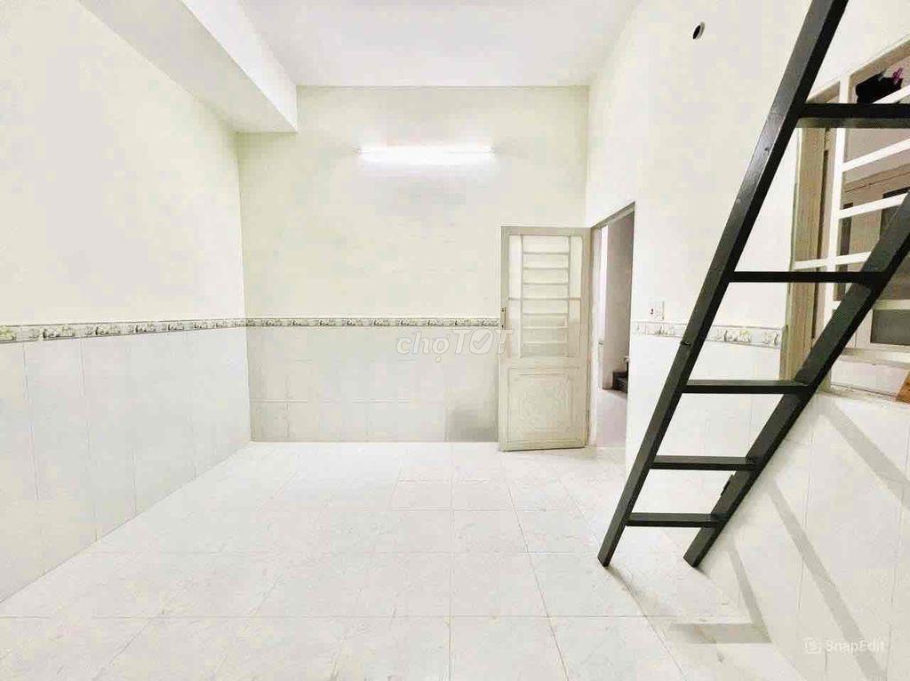 2TR7 - DUPLEX NỘI THẤT CƠ BẢN, CỬA SỔ, TOILET RIÊNG TẠI NGUYỄN THỊ TÚ