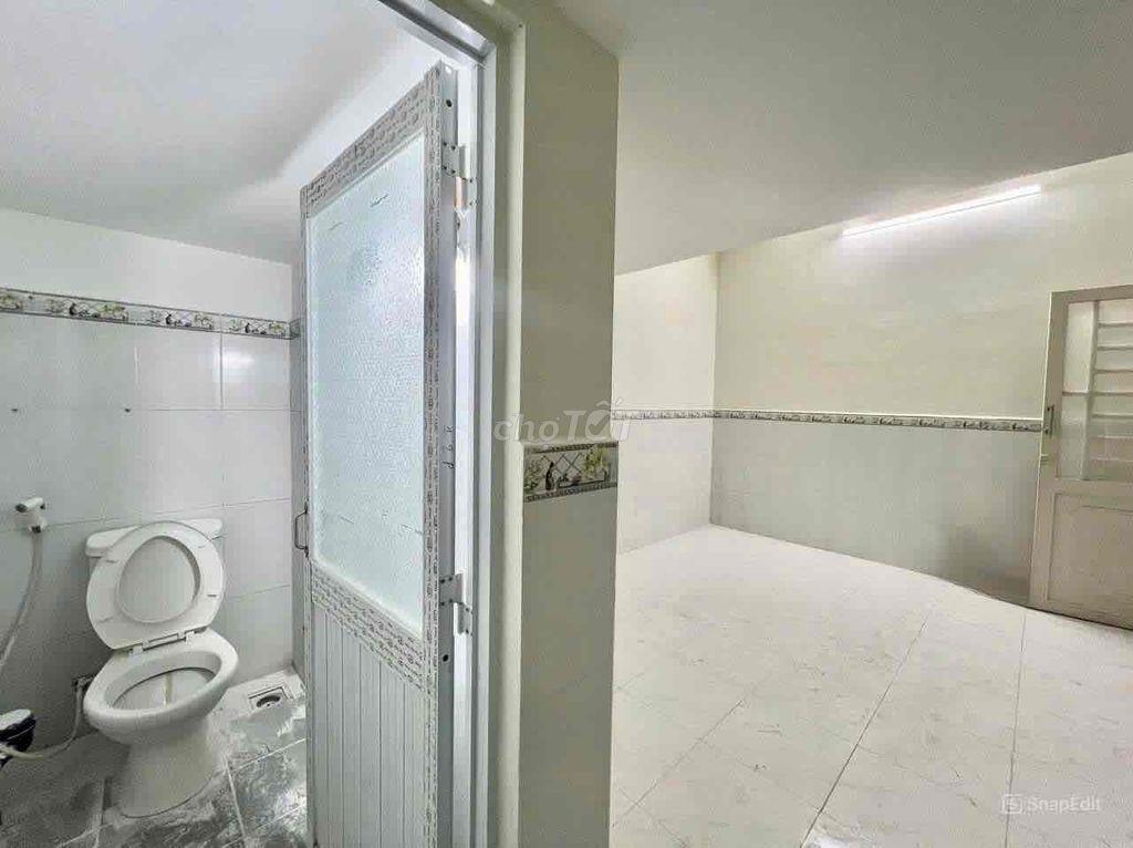 2TR7 - DUPLEX NỘI THẤT CƠ BẢN, CỬA SỔ, TOILET RIÊNG TẠI NGUYỄN THỊ TÚ