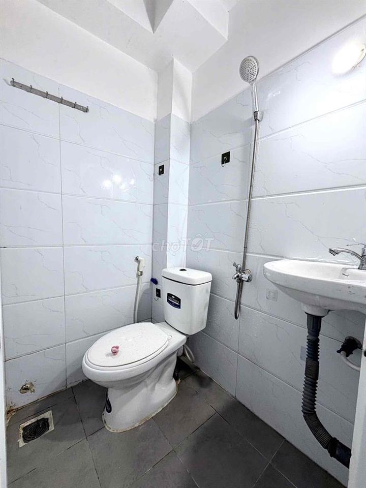 PHÒNG TRỌ MỚI XÂY SÁT ĐẠI HỌC CÔNG THƯƠNG