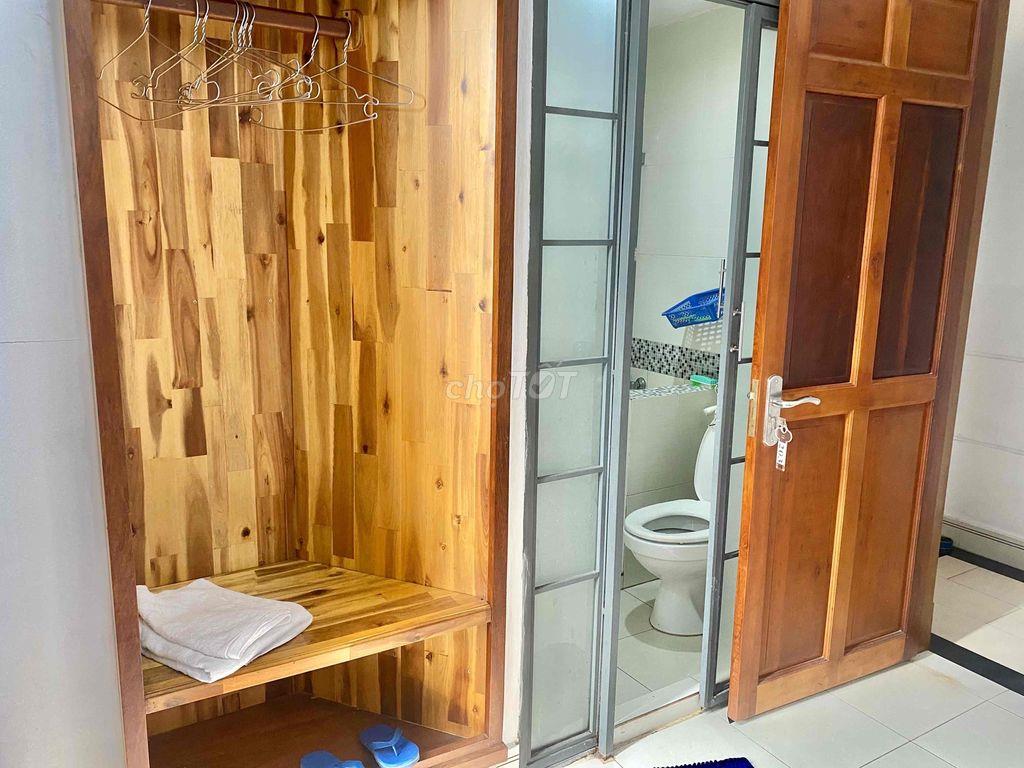phòng tron khép kín đầy đủ nội thất