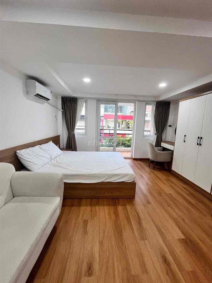 STUDIO RỘNG THOÁNG NGAY VÒNG XOAY DÂN CHỦ