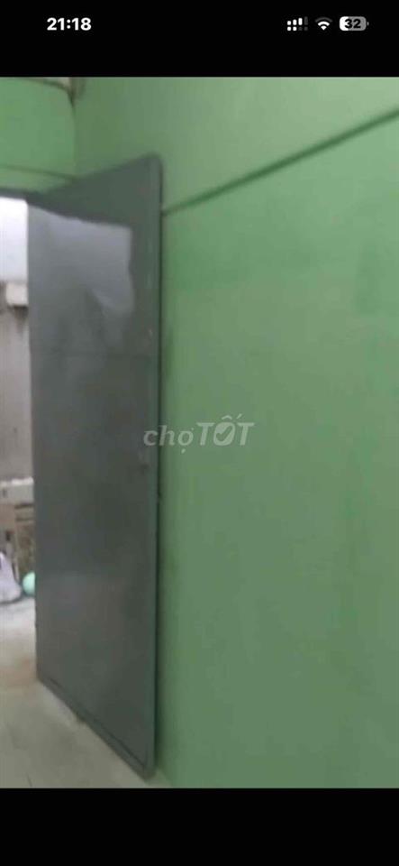 phòng 12m2, kg gác, wc riêng, giờ tự do, mới sơn ốp.