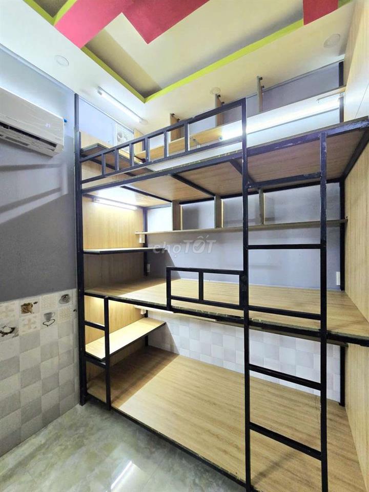 KTX Nữ Bao điện nước , có máy lạnh