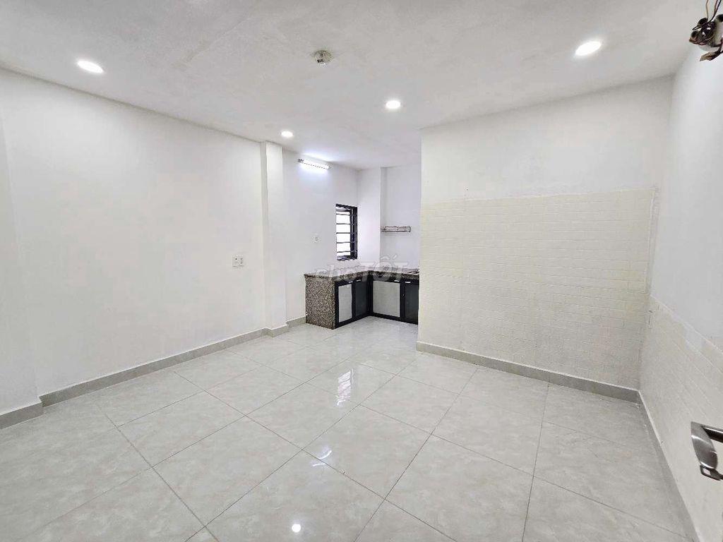 Phòng trọ bình dân 42a Mã Lò có thang máy