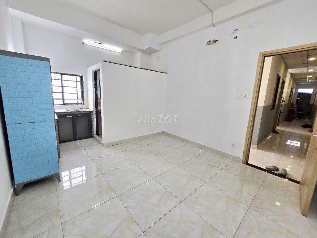 Phòng trọ bình dân 42a Mã Lò có thang máy