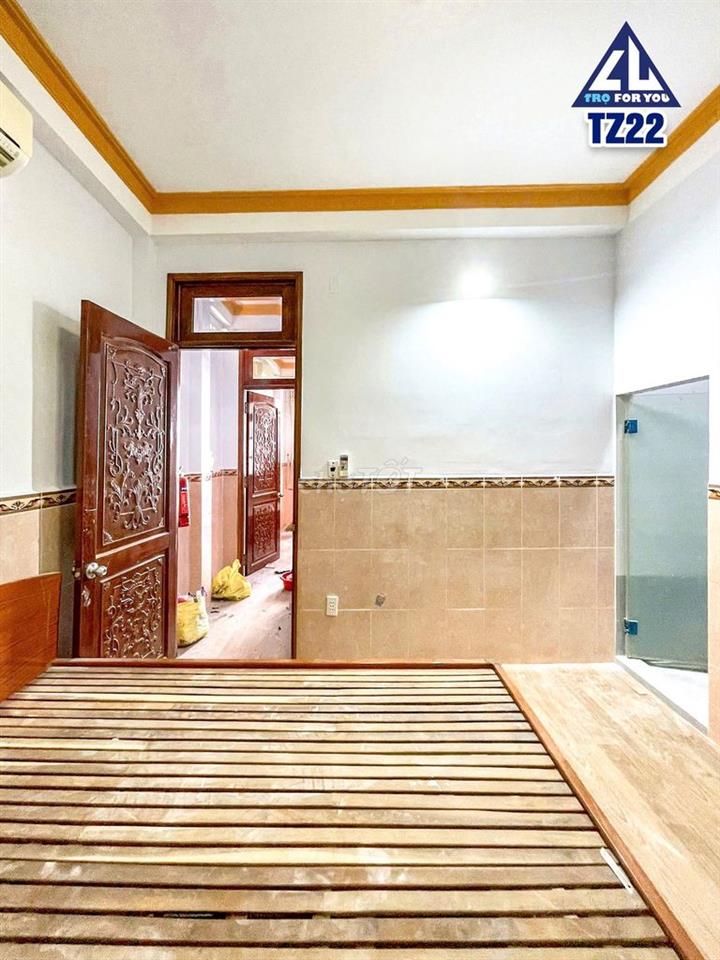PHÒNG FULL NỘI THẤT NGAY KẾ BÊN IUH VỪA TRỐNG