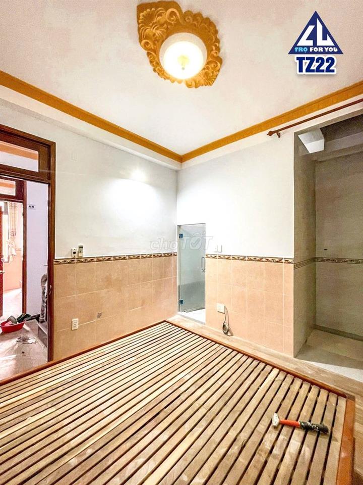 PHÒNG FULL NỘI THẤT NGAY KẾ BÊN IUH VỪA TRỐNG