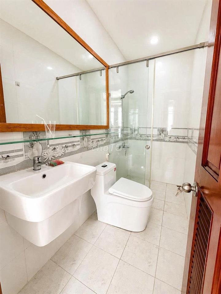 _ PHÒNG BAN CÔNG, MÁY LẠNH RỘNG THOÁNG _