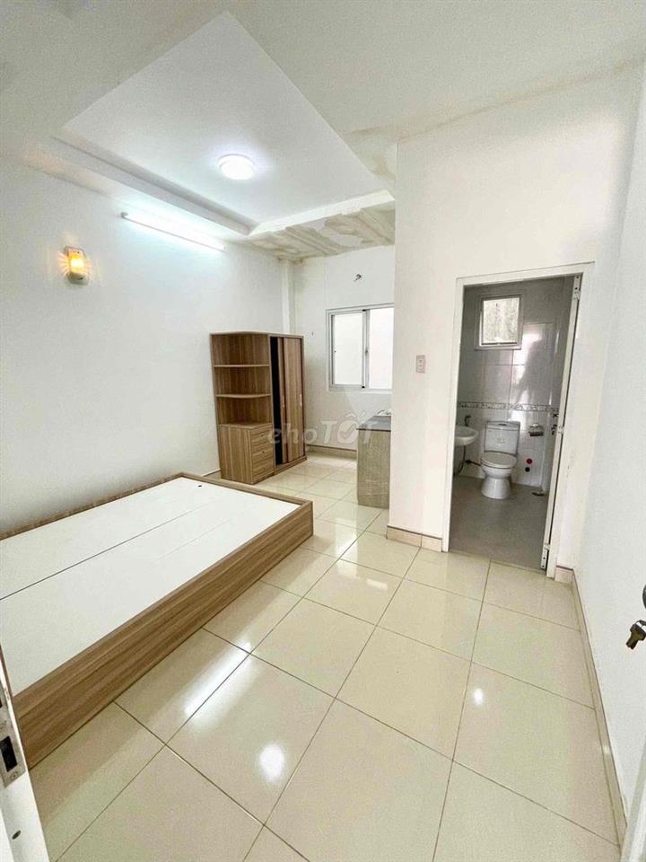 phòng trọ ngay ngã tư bốn xã ( lê văn quới )