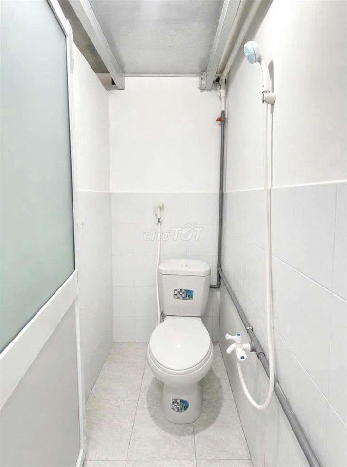 phòng trọ có máy lạnh chợ thông dụng, gần ngã 6 An Phú 