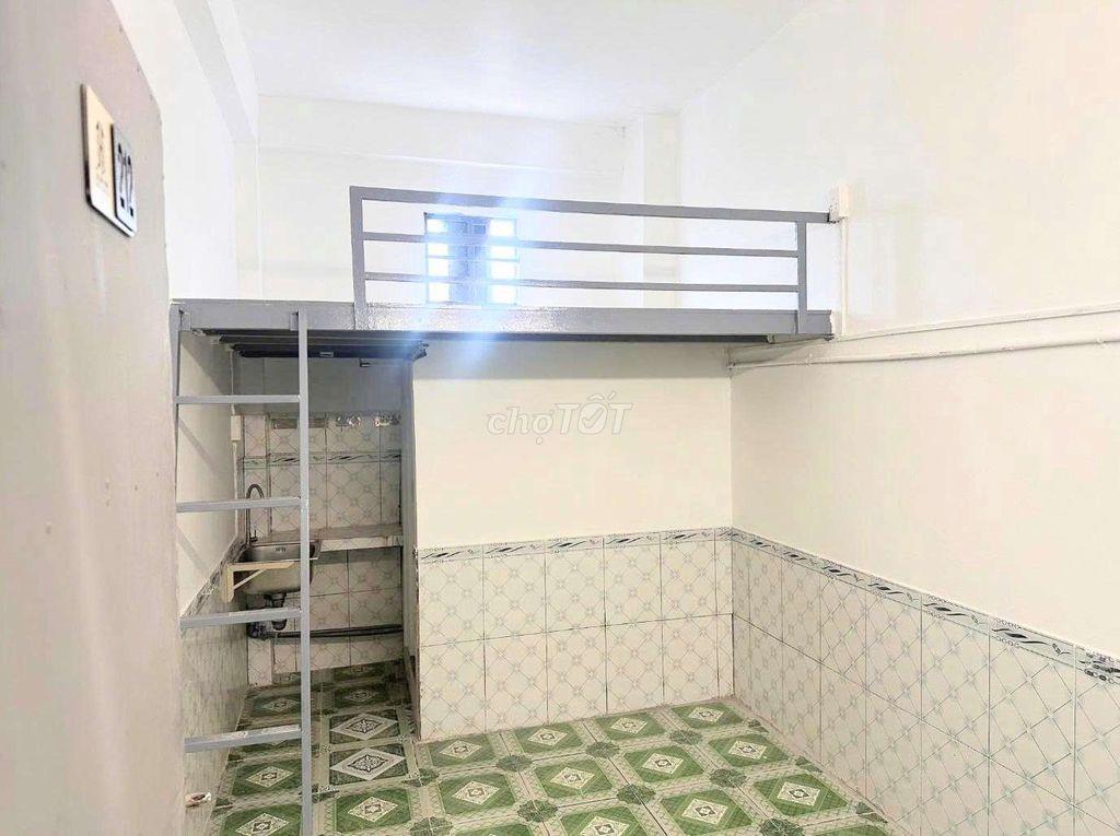 phòng trọ gần kCN tân tạo , có máy lạnh, tủ lạnh . giá 1tr6-2trieu
