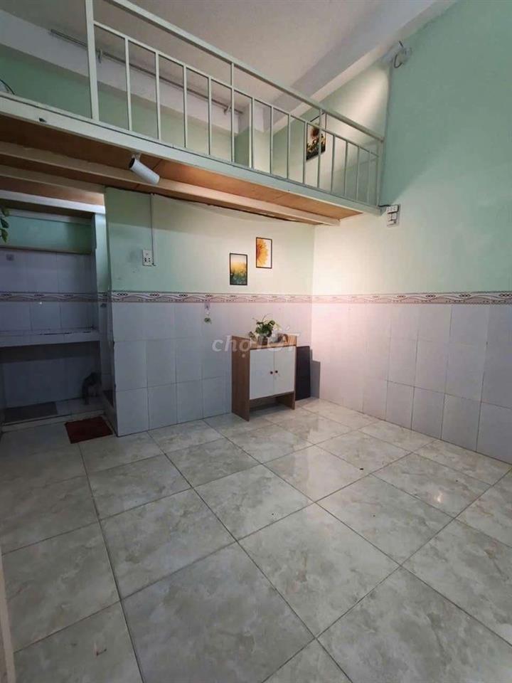 phòng cho thuê giá rẻ ,giờ giấc tự do, khoá vân tay