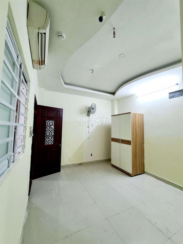 Phòng Đẹp, Máy Lạnh, Gần Ngã Tư 4 Xã, Trung Tâm Bình Tân