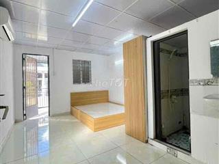 Phòng đẹp ,sạch sẽ , ban công siêu rộng siêu thoáng