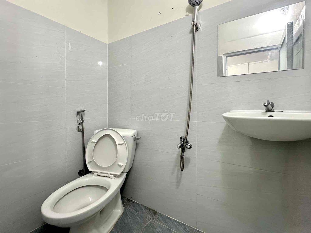 phòng view đẹp ban công cửa sổ full nội thất