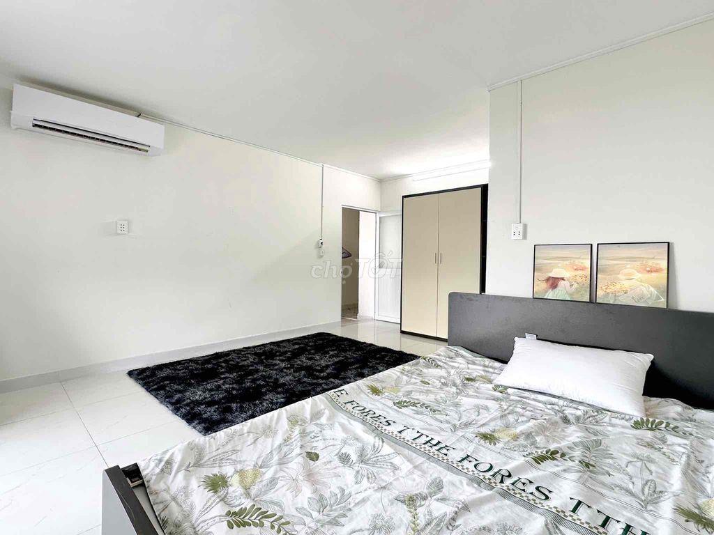 phòng view đẹp ban công cửa sổ full nội thất