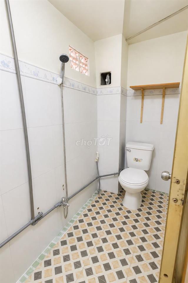 Cho thuê tầng trệt nhà phố