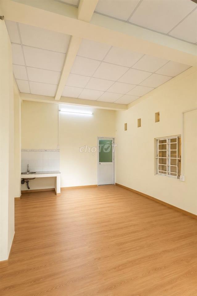 Cho thuê tầng trệt nhà phố