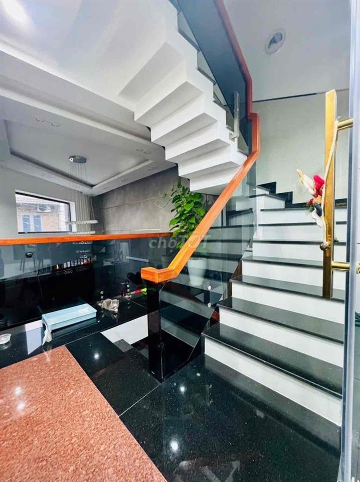 Bán nhà 5 Tầng