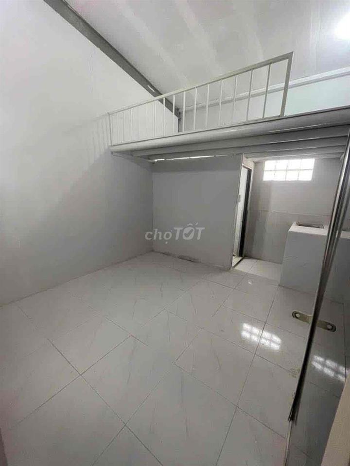 Phòng trọ ngay chợ đầu mối hóc môn. Giá 1tr9. Địa chỉ 25/2E phạm thị h