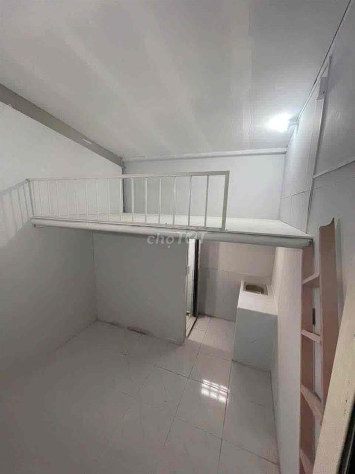 Phòng trọ ngay chợ đầu mối hóc môn. Giá 1tr9. Địa chỉ 25/2E phạm thị h