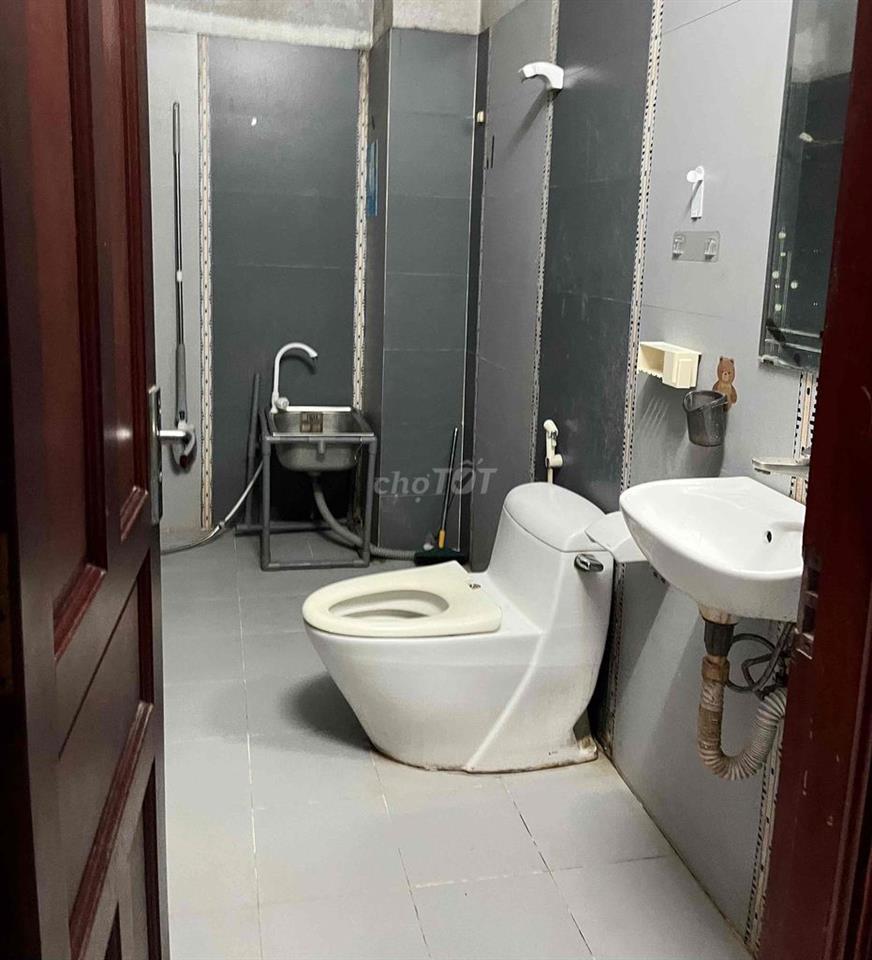Cho thuê phòng Gần công viên Phú Lâm