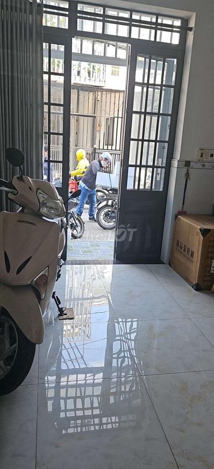 Nhà dư phòng 3x4 có máy lạnh, toilet riêng cho thuê, nữ sv hoặc nvvp