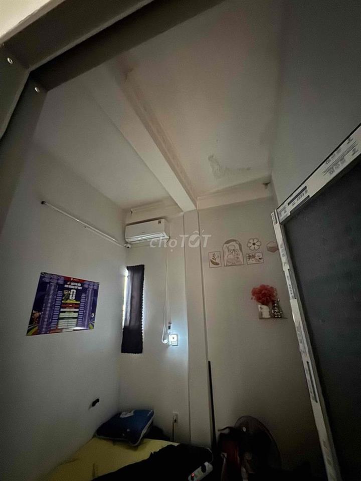 Sang nhượng lại phòng trọ mình đang ở có 2 phòng 2 máy lạnh