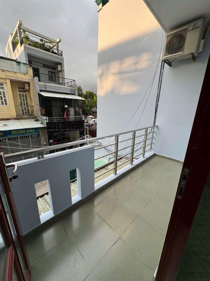 CHO THUÊ PHÒNG ĐẸP ban công, máy lạnh gần Aeon Tân Phú, ĐH Văn Hiến