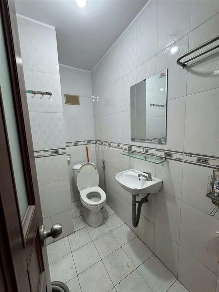 CHO THUÊ PHÒNG ĐẸP ban công, máy lạnh gần Aeon Tân Phú, ĐH Văn Hiến