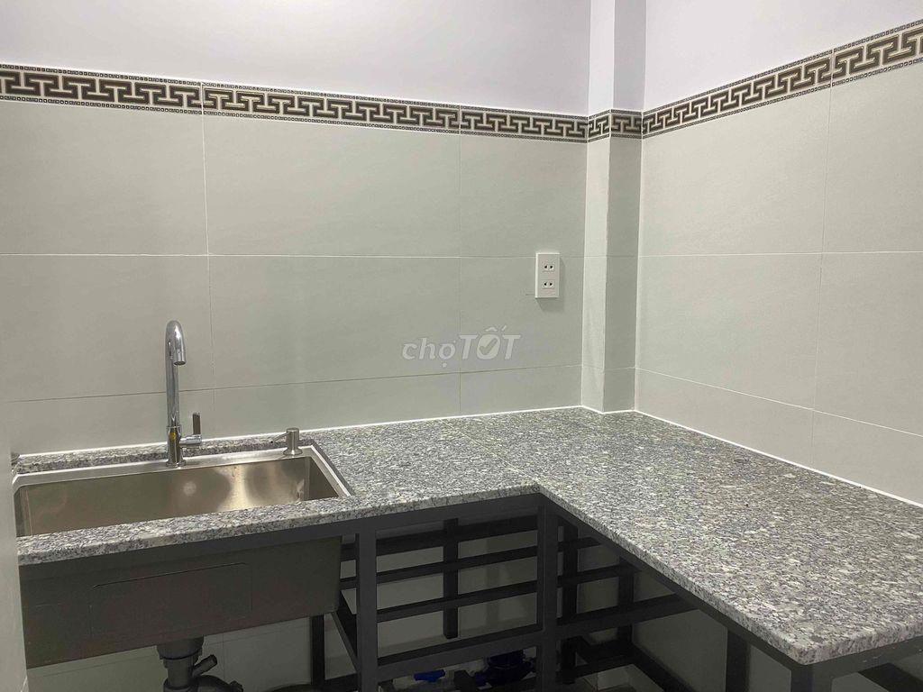 Nhà trọ mới 25m2, gác lửng, cổng riêng