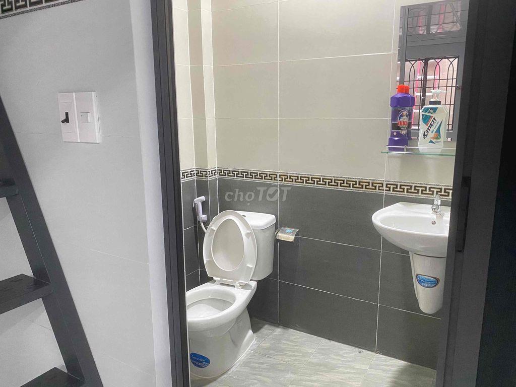 Nhà trọ mới 25m2, gác lửng, cổng riêng
