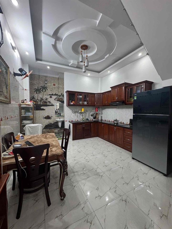 Nhà Bán 1/ Nguyễn văn khối DT 4x15 đúc 3,5 tấm