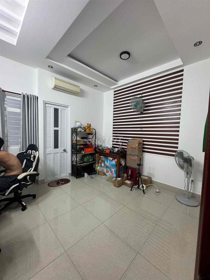 Nhà Bán 1/ Nguyễn văn khối DT 4x15 đúc 3,5 tấm