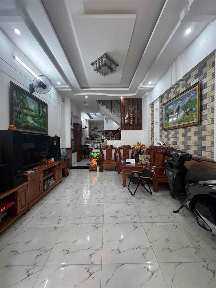 Nhà Bán 1/ Nguyễn văn khối DT 4x15 đúc 3,5 tấm