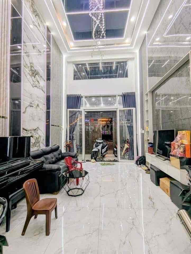 Bán Mặt tiền 5 lầu Nguyễn văn khối thông tây hội HCM