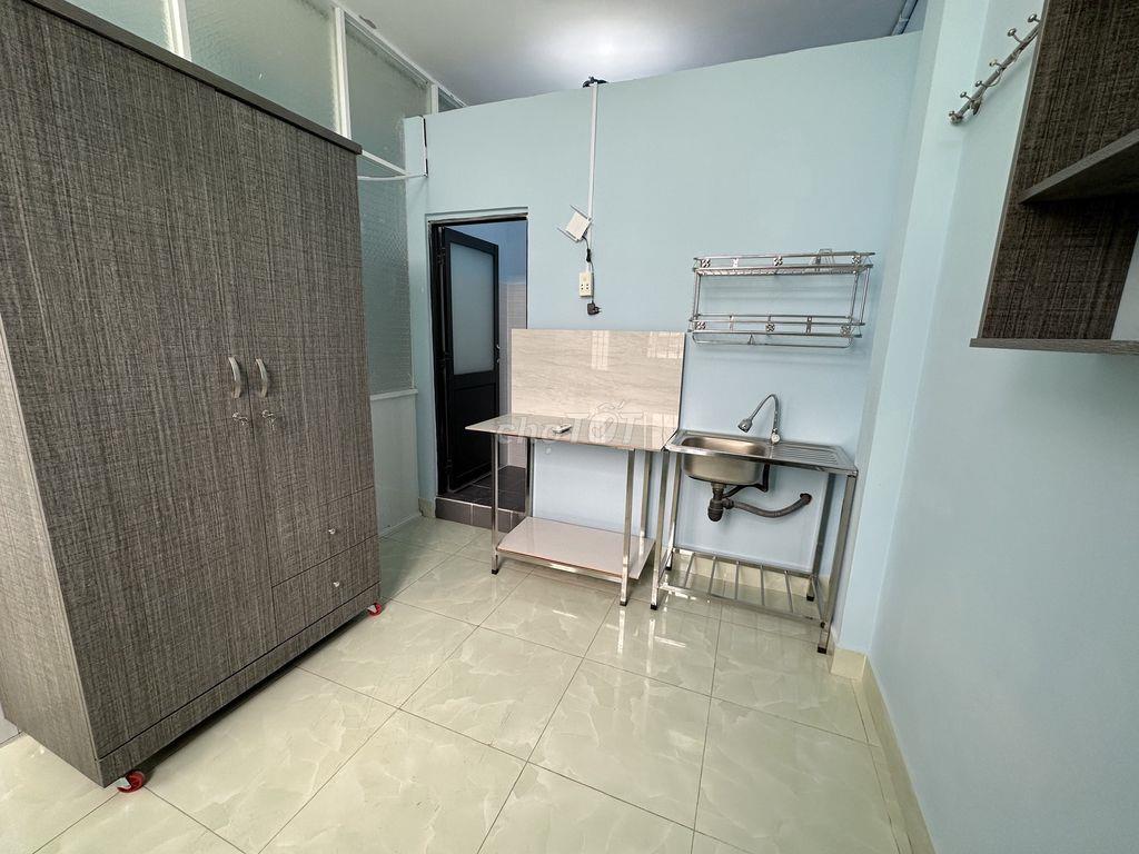 Phòng Bùi Đình Tuý, có BAN CÔNG, full nội thất