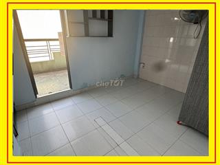 Phòng Nguyên Hồng, full nội thất, có ban công, lầu 3