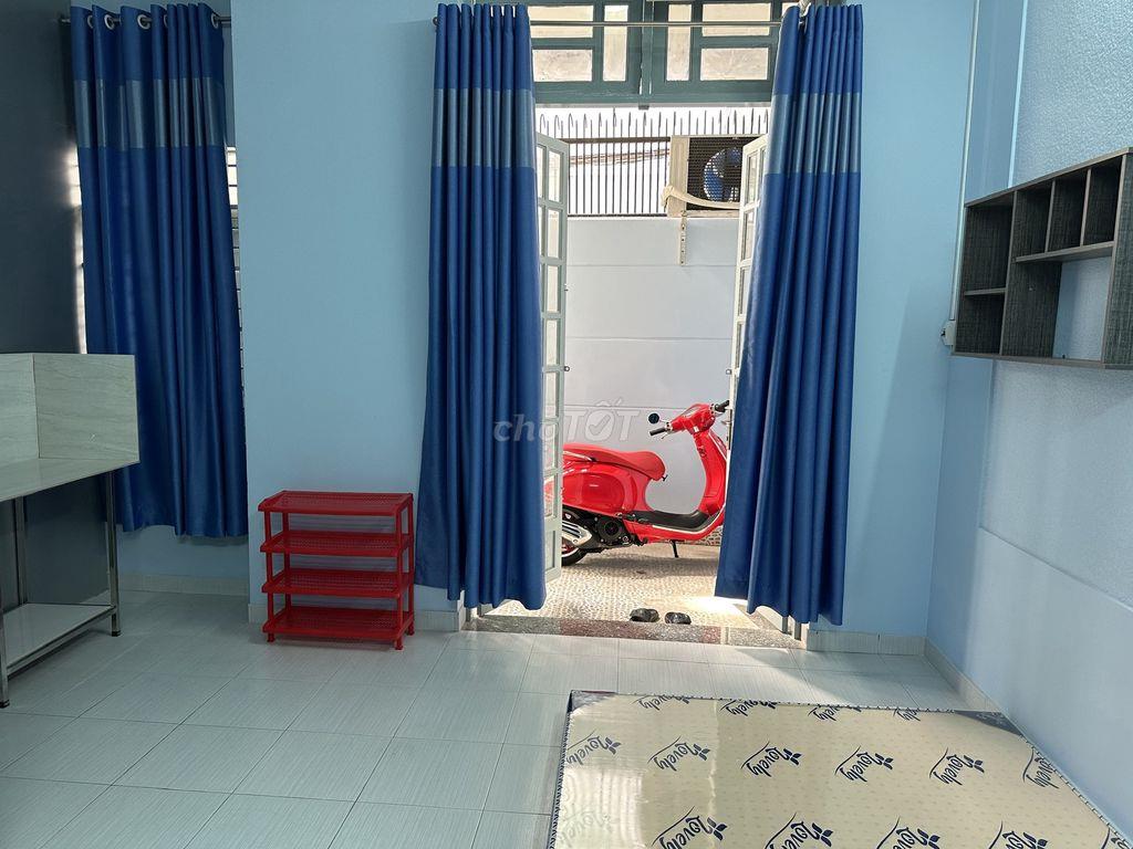 Phòng Nguyên Hồng, tầng trệt, full nội thất
