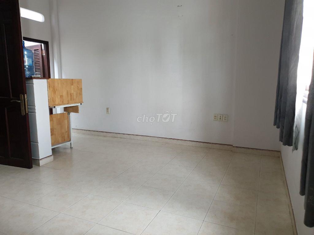 Phòng nhà Biệt thự Bình Lợi, yên tĩnh, gần ĐH Văn Lang