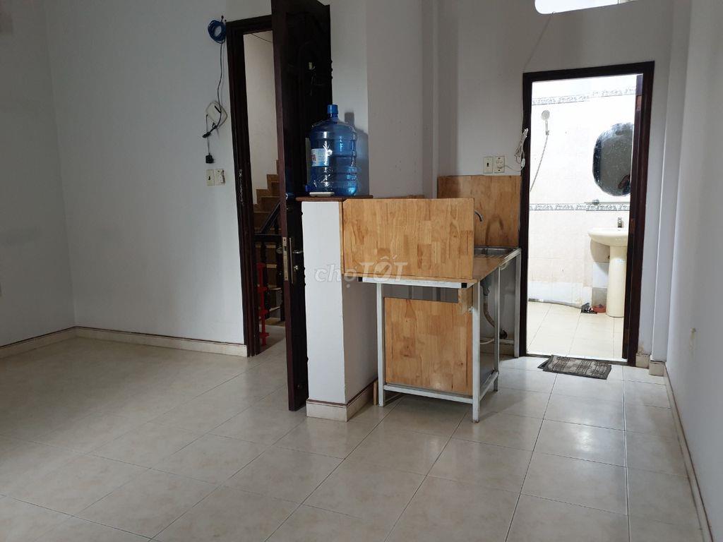 Phòng nhà Biệt thự Bình Lợi, yên tĩnh, gần ĐH Văn Lang