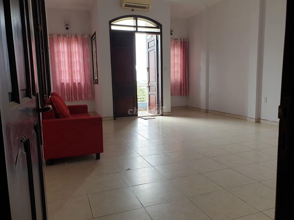 Phòng siu rộng đường Bình Lợi, có BAN CÔNG, view rất đẹp, thoáng