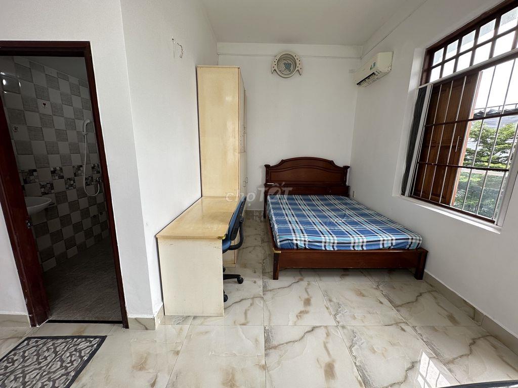 Phòng Bình Lợi, đẹp full nội thất, có BAN CÔNG, gần Văn Lang